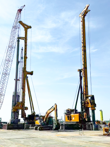 Rel berkecepatan tinggi memasuki pulau itu, rig rig rig rot roty fondasi di Sungai Yangtze!