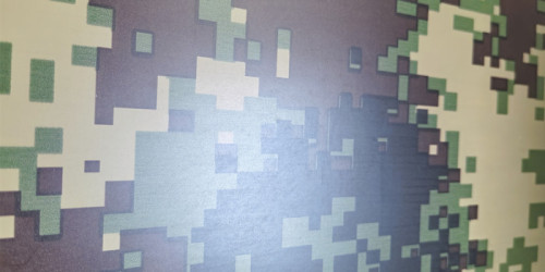 Quelles applications conviennent aux tôles d'aluminium à revêtement coloré avec une surface à texture camouflage PCM Metal ?