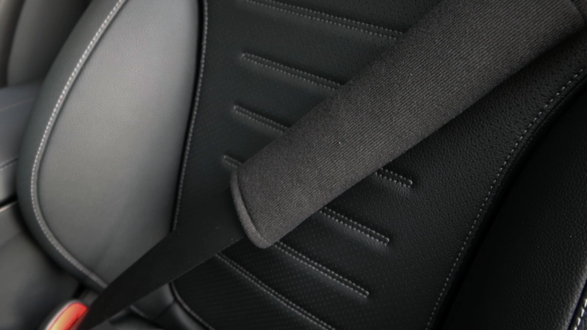 2pcs/set cheap price Soft Seatbelt Shoulder Pads/Childrens Car Seat Belt Cover For Kids1