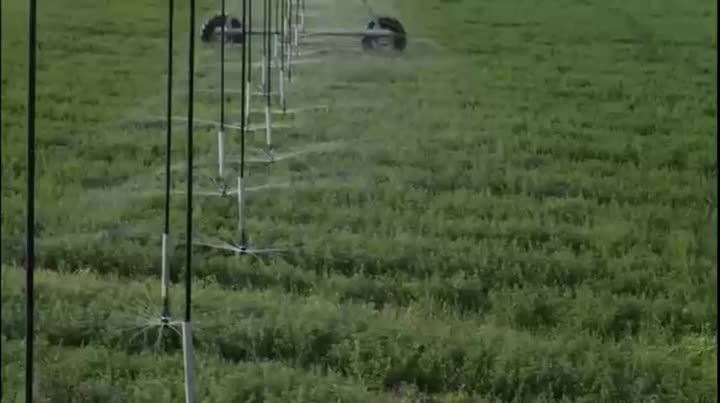 sistema de irrigação do pivô central.mp4