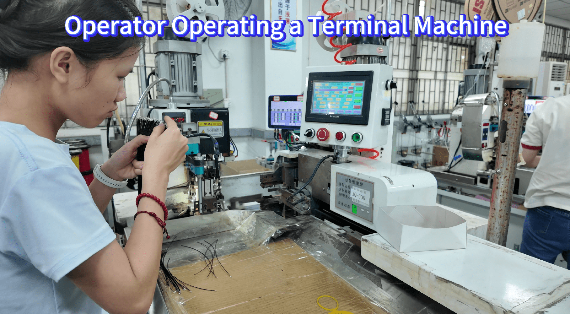 Betrieb einer Terminal-Crimpmaschine für die Kabelbaumproduktion