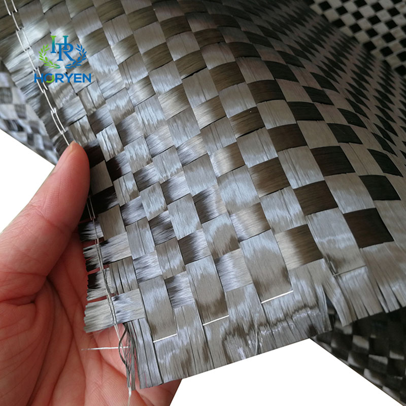 Spread tow carbon fiber fabric