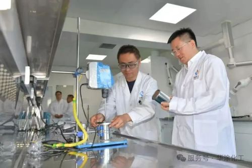 Profundizar en la primera línea para resolver problemas y brindar servicios precisos para impulsar el desarrollo