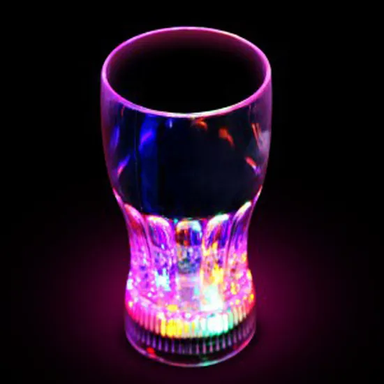 Copo luminoso, barra de vinhos criativos de bar