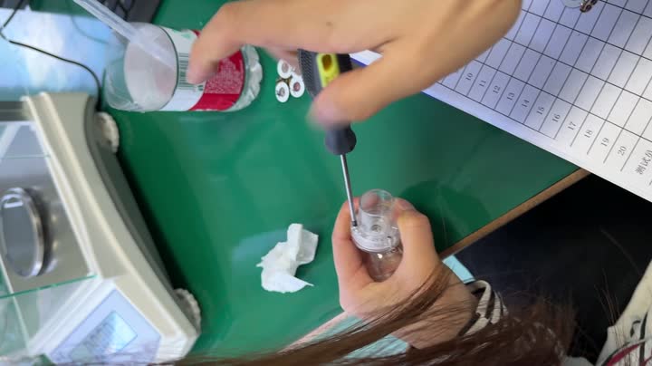 Montagem da cabeça do atomizador