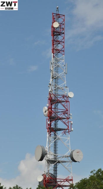 Torre de aço angular de três pernas