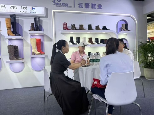 Shaoxing Yunhao Trading y Zhejiang Yunhao Shoes: motores duales que impulsan la excelencia en la exportación de calzado