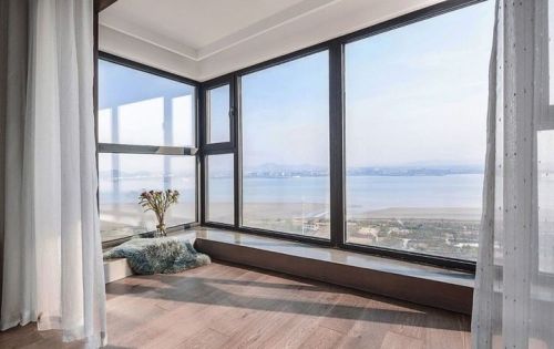 Sommerkomfortführer: Wählen Sie die richtigen Fenster und Türen für ein kühleres Zuhause