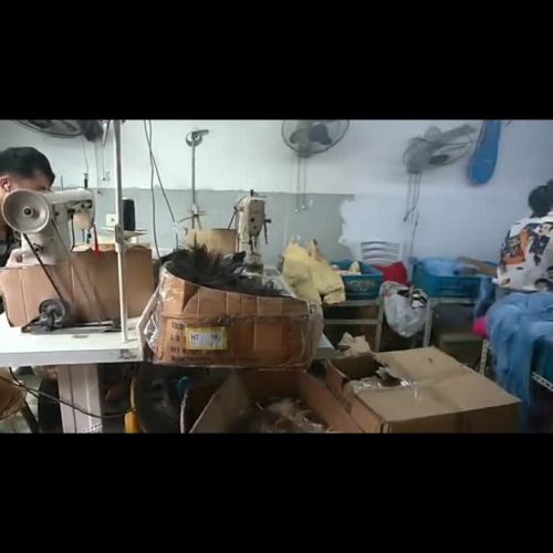 El proceso de producción de peluca.