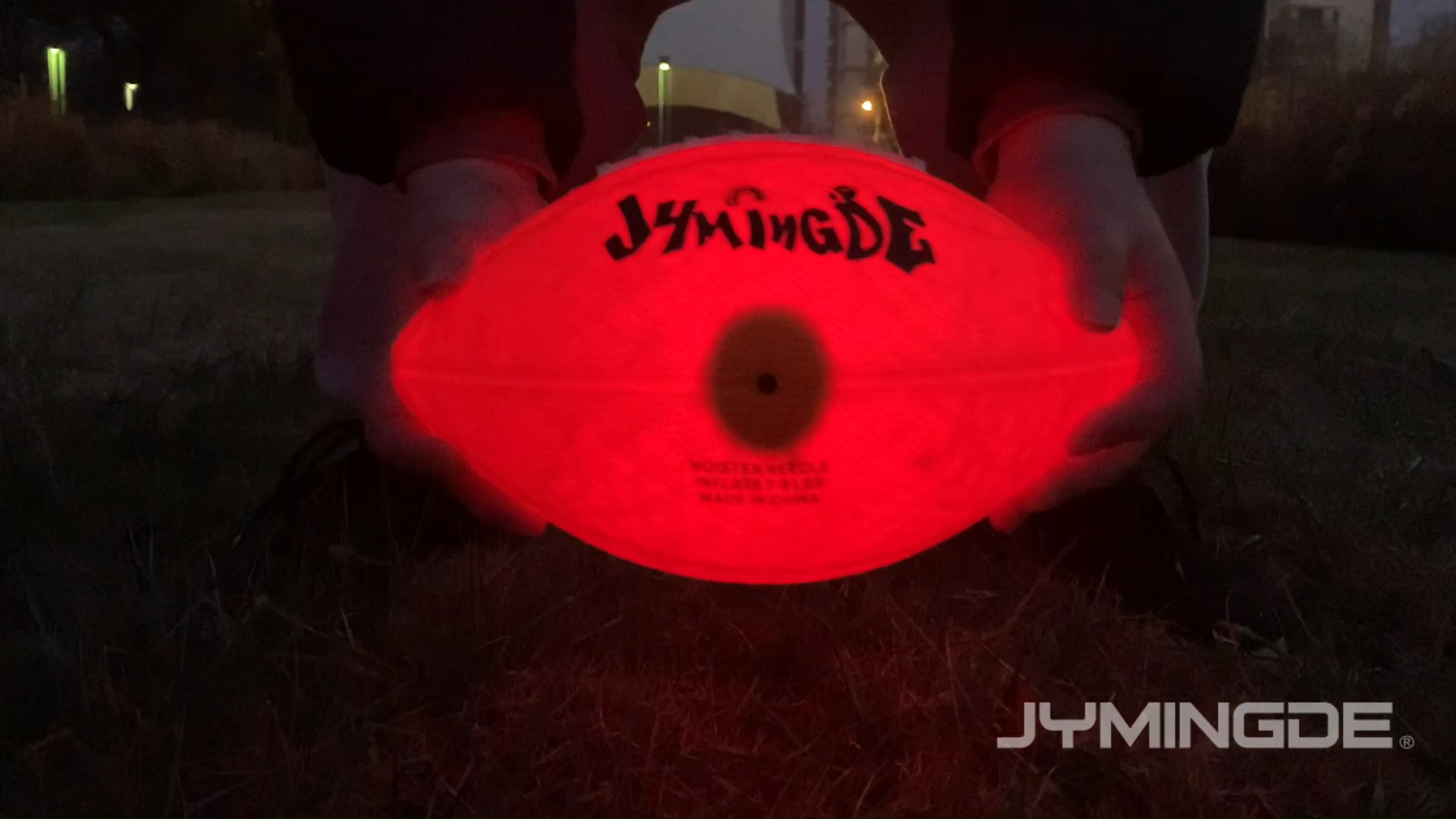 Décoration de logo personnalisée GLOW dans le Football américain en caoutchouc foncé1