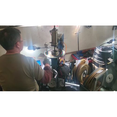 Fabrication de scies circulaires en acier rapide