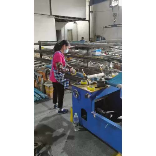 Máquina de embalagem e embalagem de perfil de alumínio