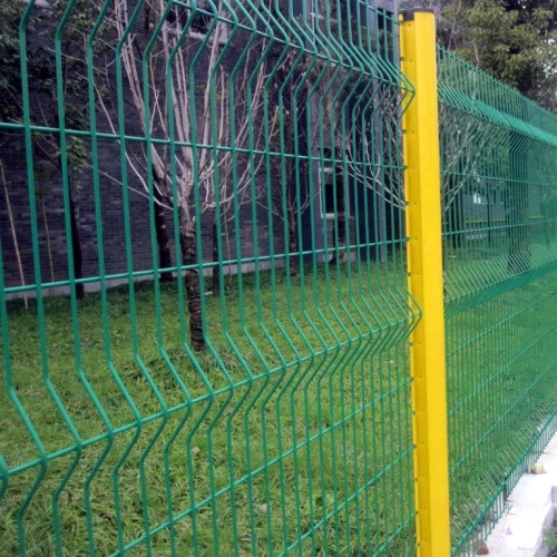 Specific applications of welded wire mesh fence in protective fences