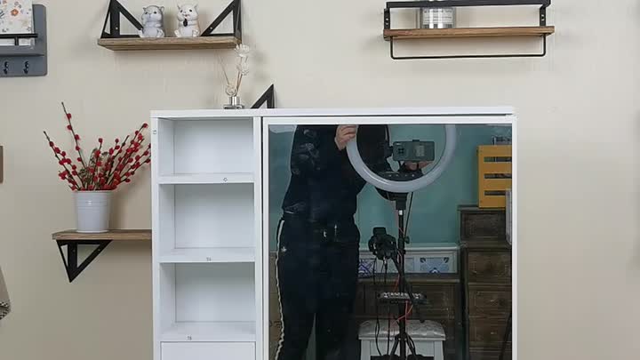 sliding mirror dresser