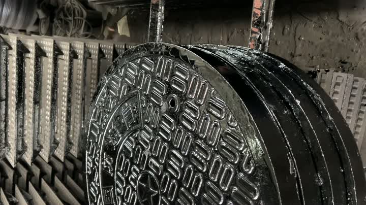 cast iron manhole cover