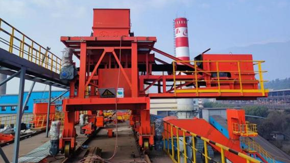 Xe bốc dỡ hạng nặng của Dự án Tổng thầu EPC Phúc Kiến