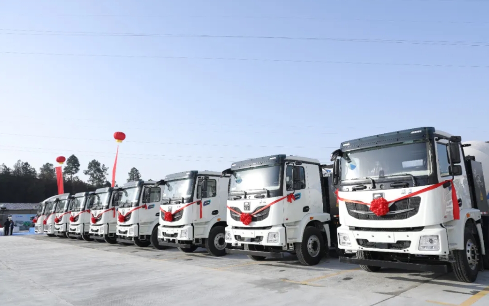 Εξοστή XCMG New Energy Concrete Mixer Trucks παραδόθηκαν