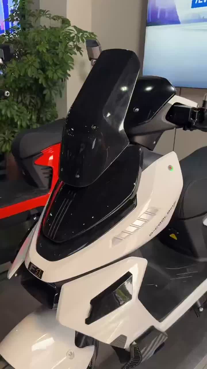 Scooter eléctrico de 80 km de largo alcance