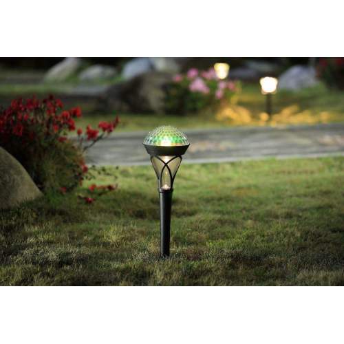 Brightening Your Garden: The Advantages of Solar Garden Lights Over Ordinary Options