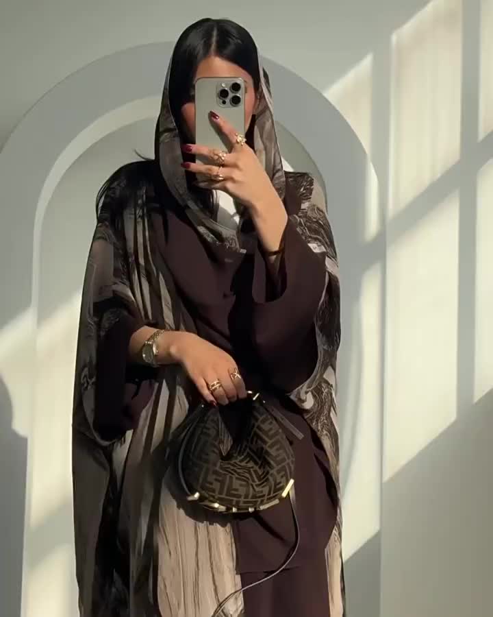 طقم عباية بطباعة العيد مع وشاح مطابق MQ222