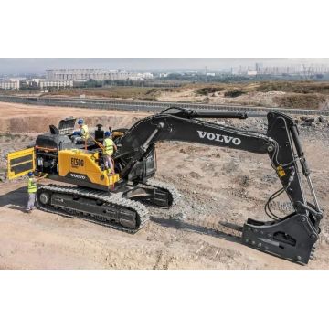 How to handle the black and turbid hydraulic oil of excavator?