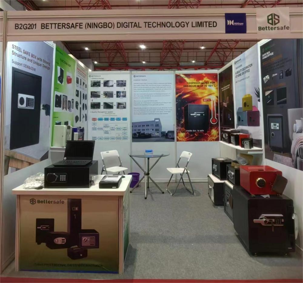01 EXHIBITION