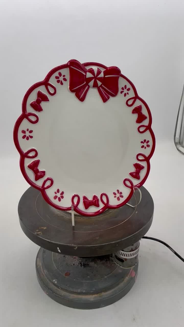 Видео дисплея кружевной тарелки