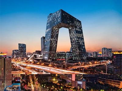 Ice & Snow Headlines Deputado do NPC Kenneth Fok: Promover cursos de esportes de inverno em escolas primárias e secundárias, com pelo menos 8 horas de aula por ano letivo. Para os 15º Jogos Nacionais de Inverno (2028), dois locais em Dalian estarão pr