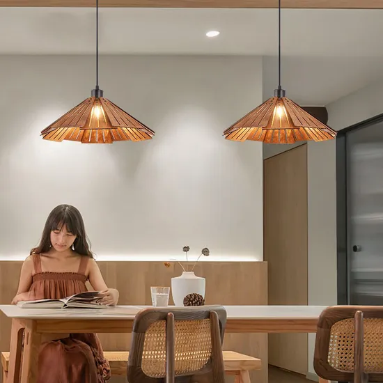 Elegante luz colgante de madera japonesa para salas de té1