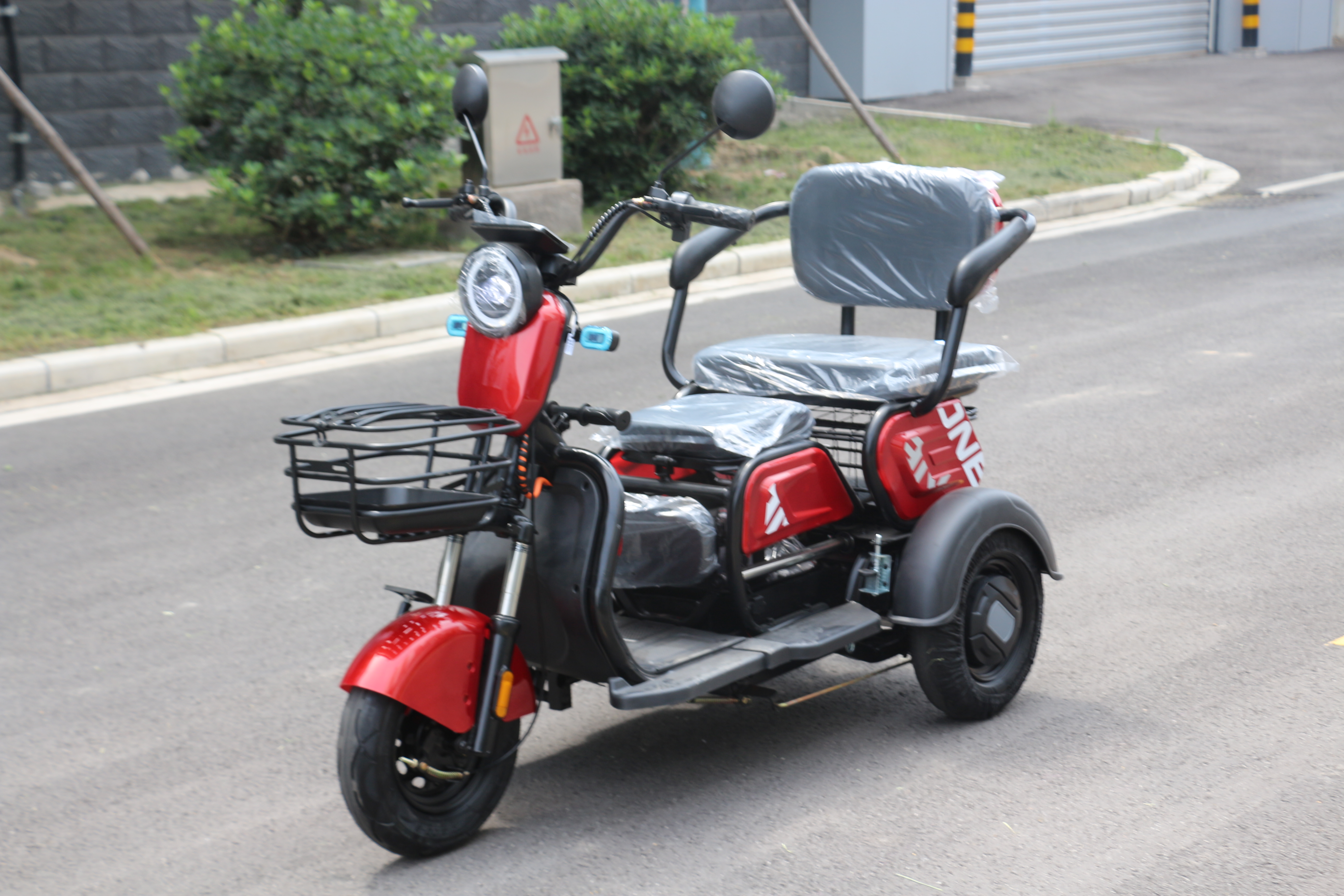 xuanku electric passenger tricycle	