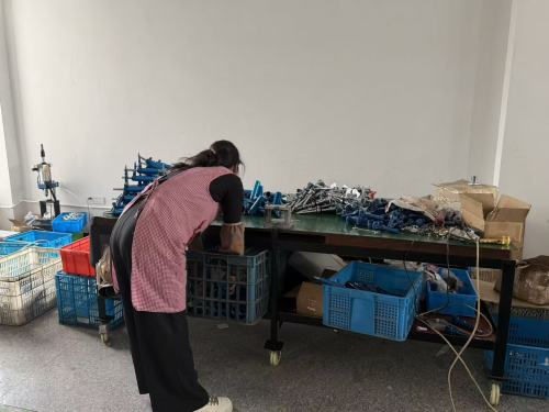 Guangqi Industrial and Trade: um nome confiável em ferramentas profissionais de reparo automotivo e usinagem de precisão
