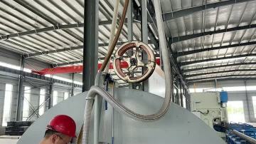 Automatic seam welding machine
