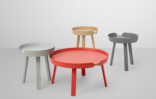 Erforschen Sie den Charme des Muuto rund um den Couchtisch: einen modernen hölzernen Möbelklassiker