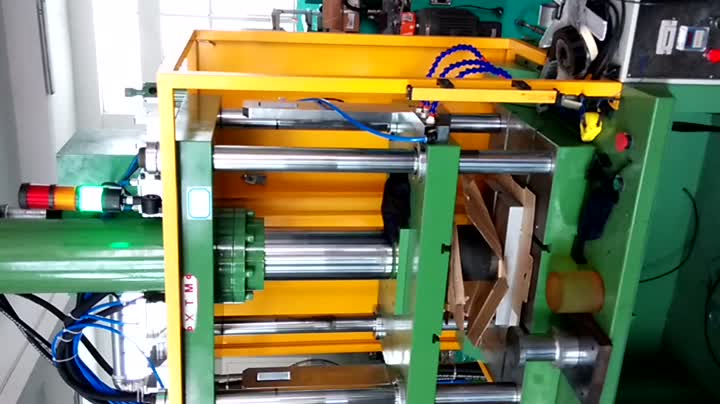 מכבש הידראולי סרוו ארבעה עמודים לשימוש חיתוך, הטבעה