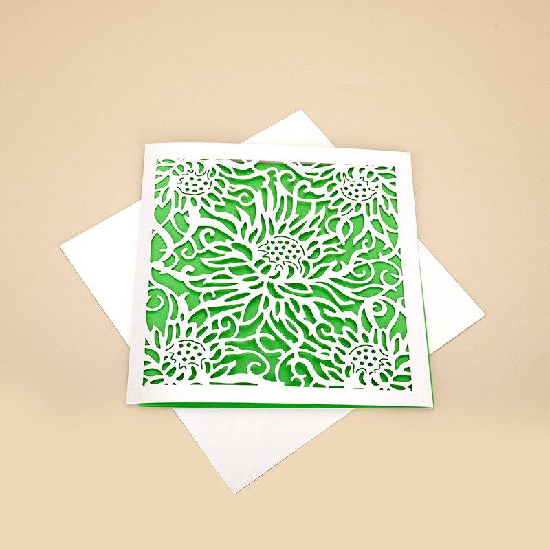 Biglietto d'auguri di lusso fatto a mano con taglio laser