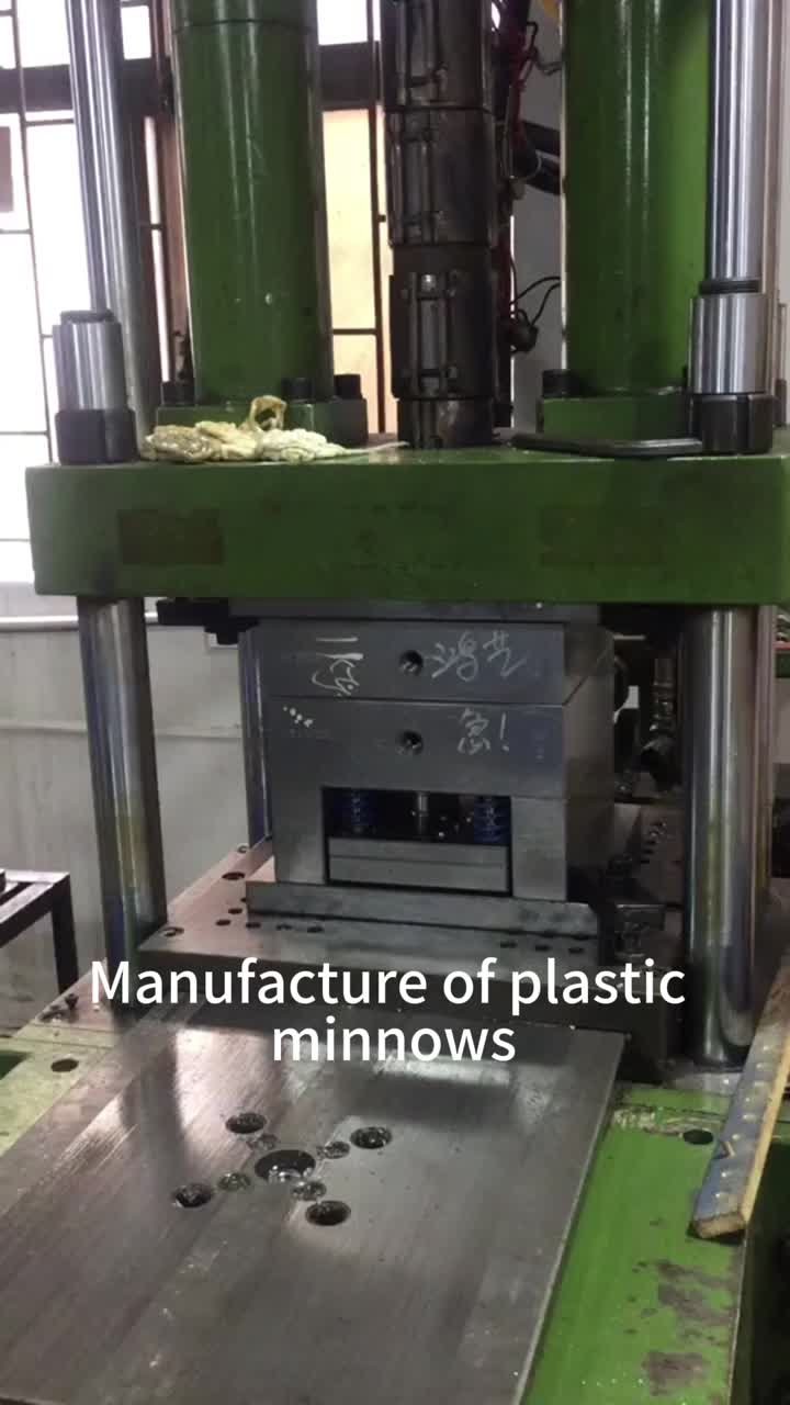 Plastik minnow üretimi