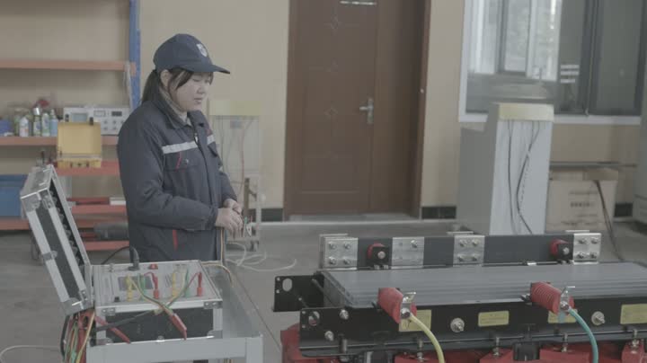 Dry-type transformer factory test