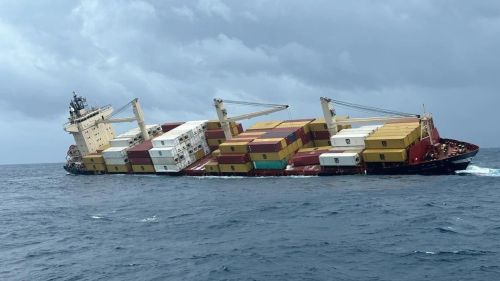 MSC cargo ship sank! More than 600 containers fell into the sea