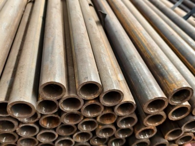 ¿Cuáles son las ventajas de la fundición de tuberías de acero sin costuras con hornos de arco eléctrico de carbono cero?