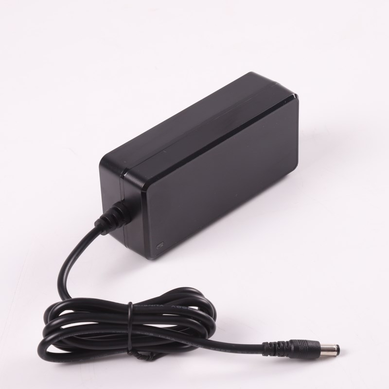 19v 3 42a Bis Adaptor Charger Jpg