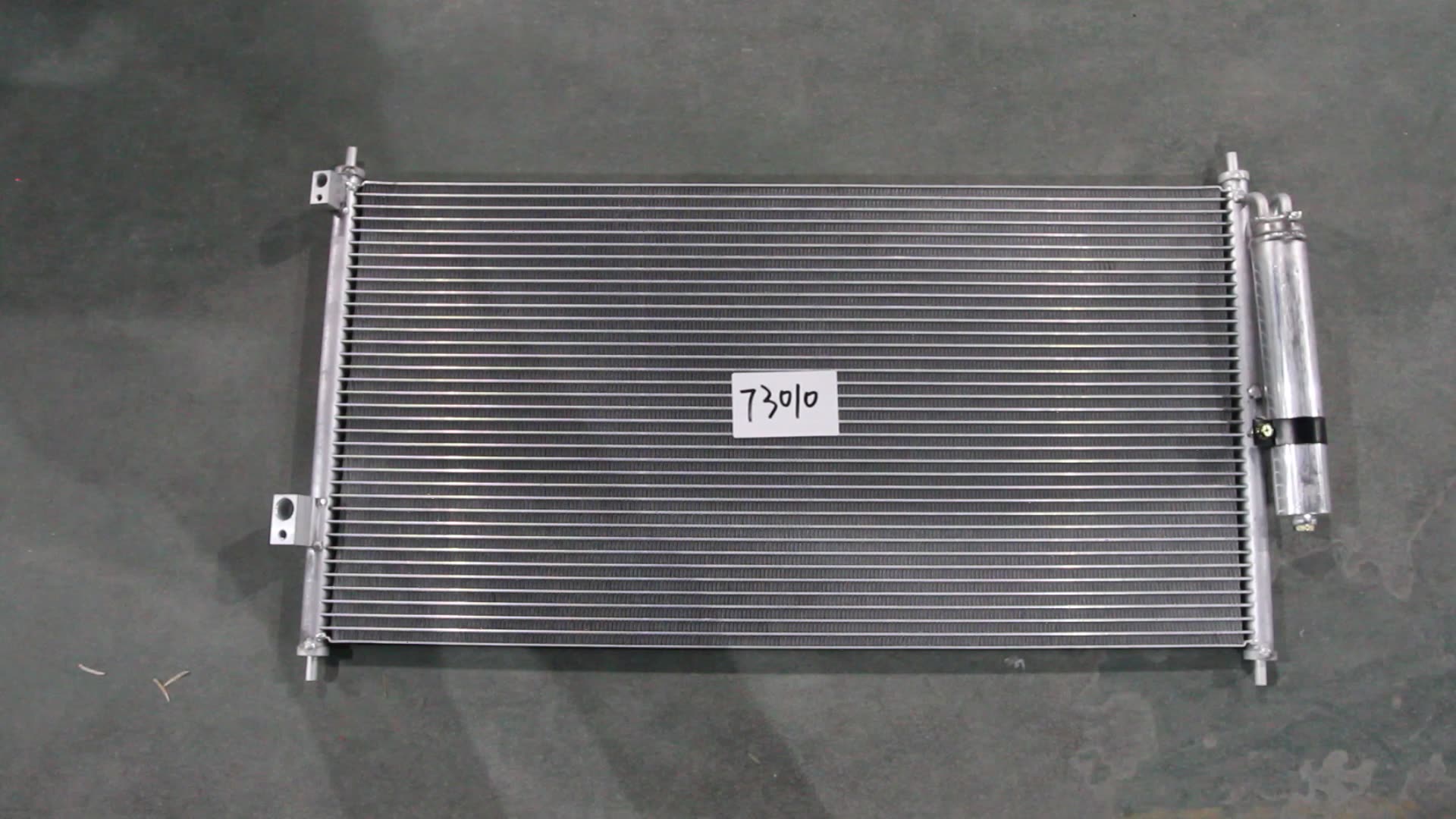 High Quality Car Aluminum AC Condenser for Nissan ALMERA (N16) 1.5i 16V 00- OEM 92110BM400 92100BM4001