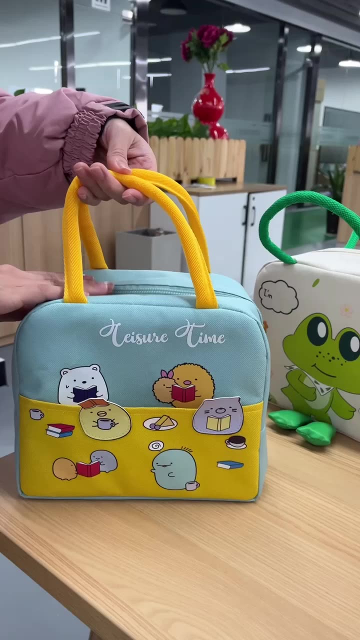 2022 New Trendy School Kids Cute Cartoon Insulated Small Lunch Picnic Bags Custom Logo Reusable Lunch Cooler Bag For Food1