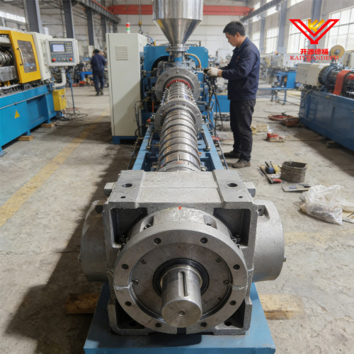 Redutor Changzhou Kaiyuan Defu atualiza redutores industriais para processamento de plástico e cabos