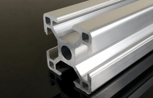 What are the common problems encountered when processing aluminum profiles ?