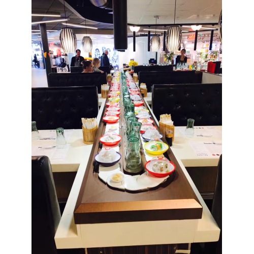 Pursue creativity! Revolving sushi shop innovation, the conveyor belt into a fine sushi art booth