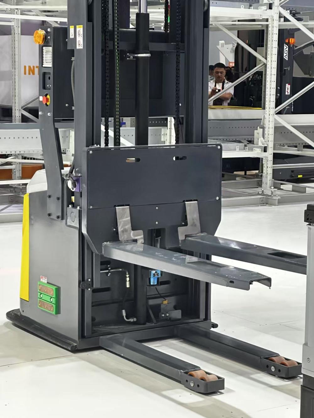 Applications of the SDKELI 2D Laser Scanner in Obstacle Avoidance and Navigation for Smart Forklifts