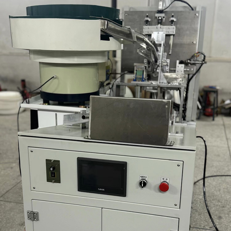 Máquina formadora de perchas ligeras