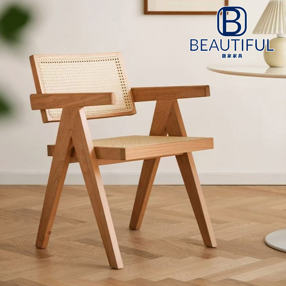 Bengbu Liangjia Furniture lança nova poltrona de vime de madeira maciça para o mercado global de móveis domésticos