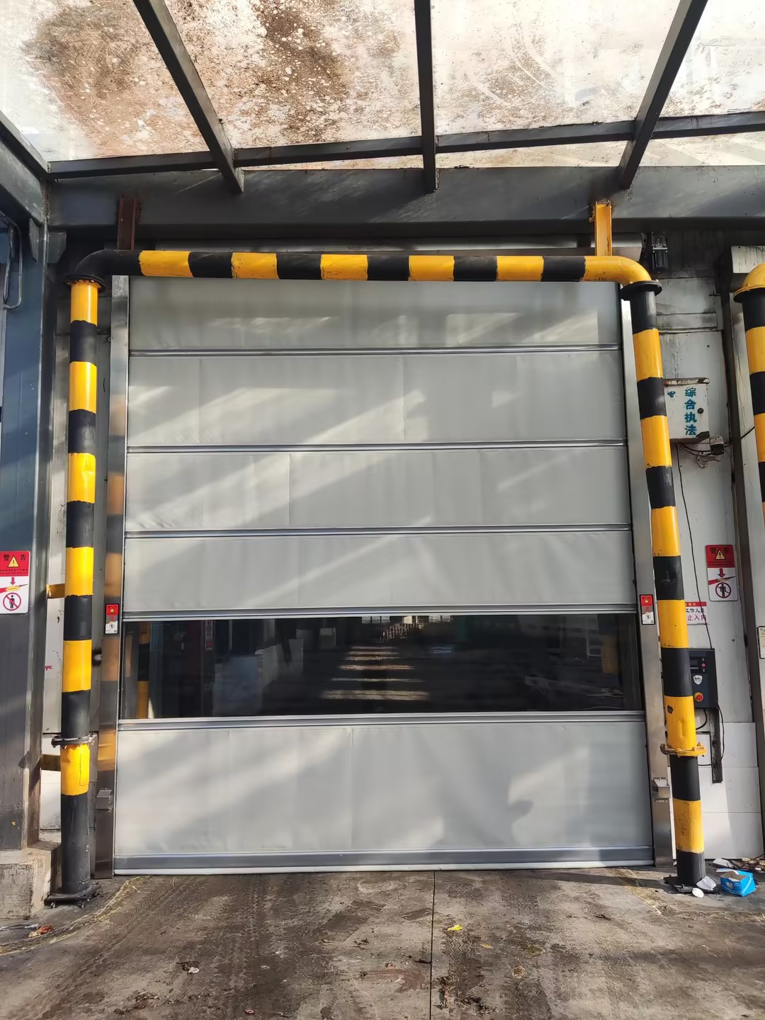 Industrial lifting door 2