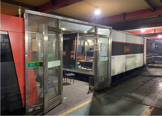 Laser cutting machine